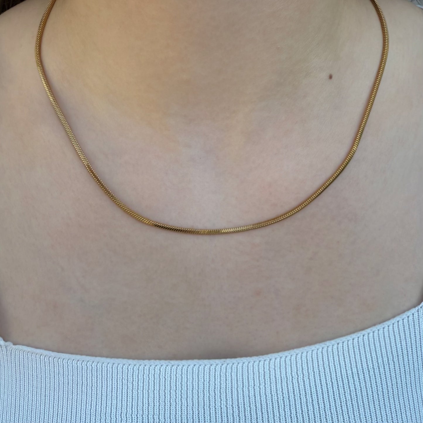 SLEEK NECKLACE