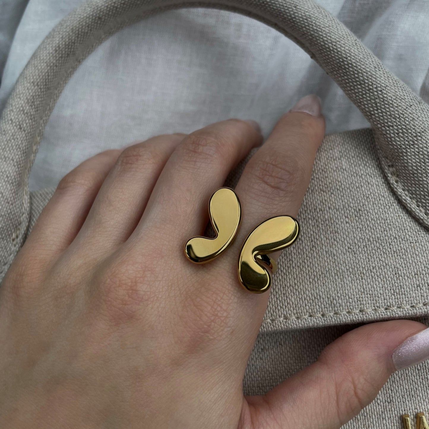 BUTTERFLY RING