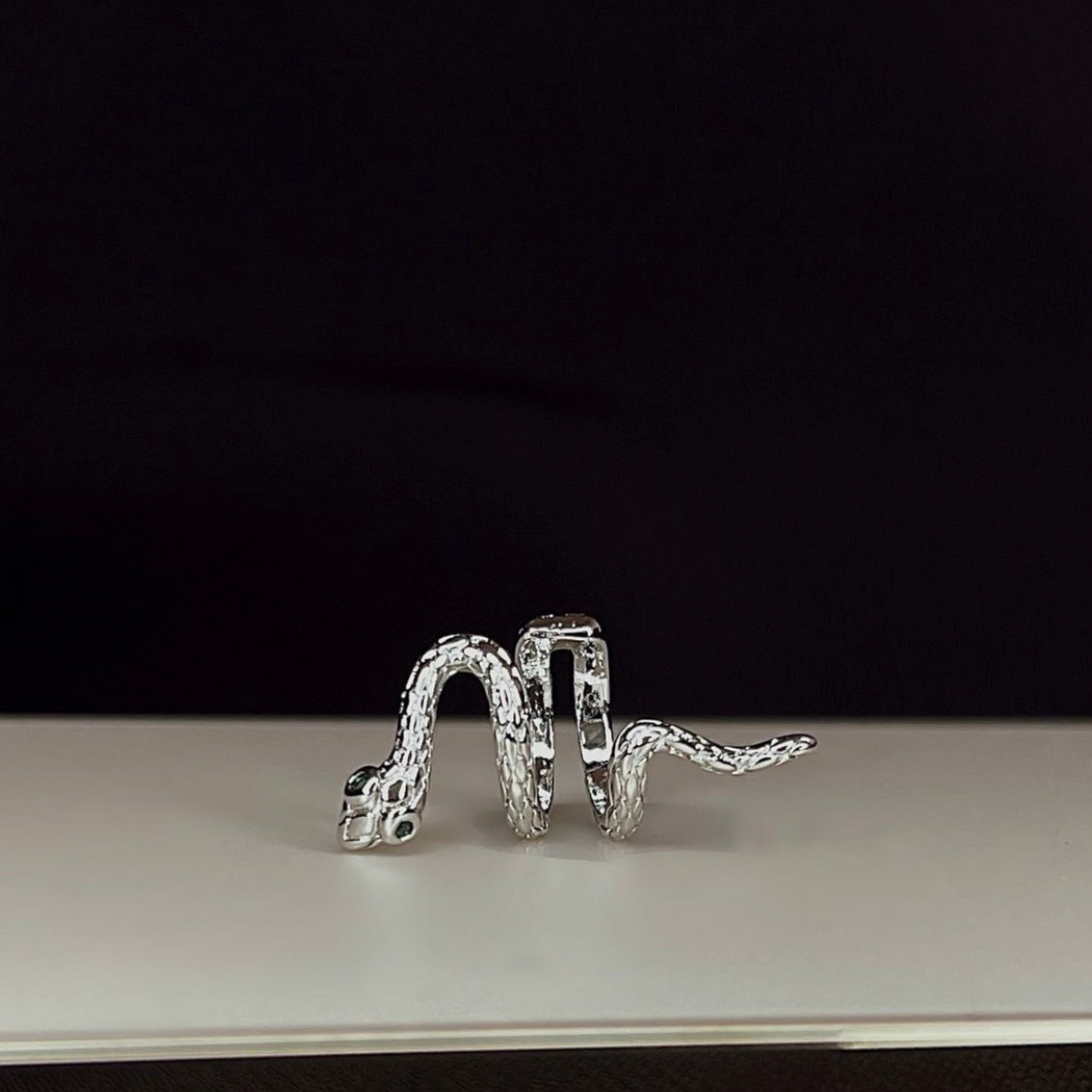 SNAKE EARCUFF