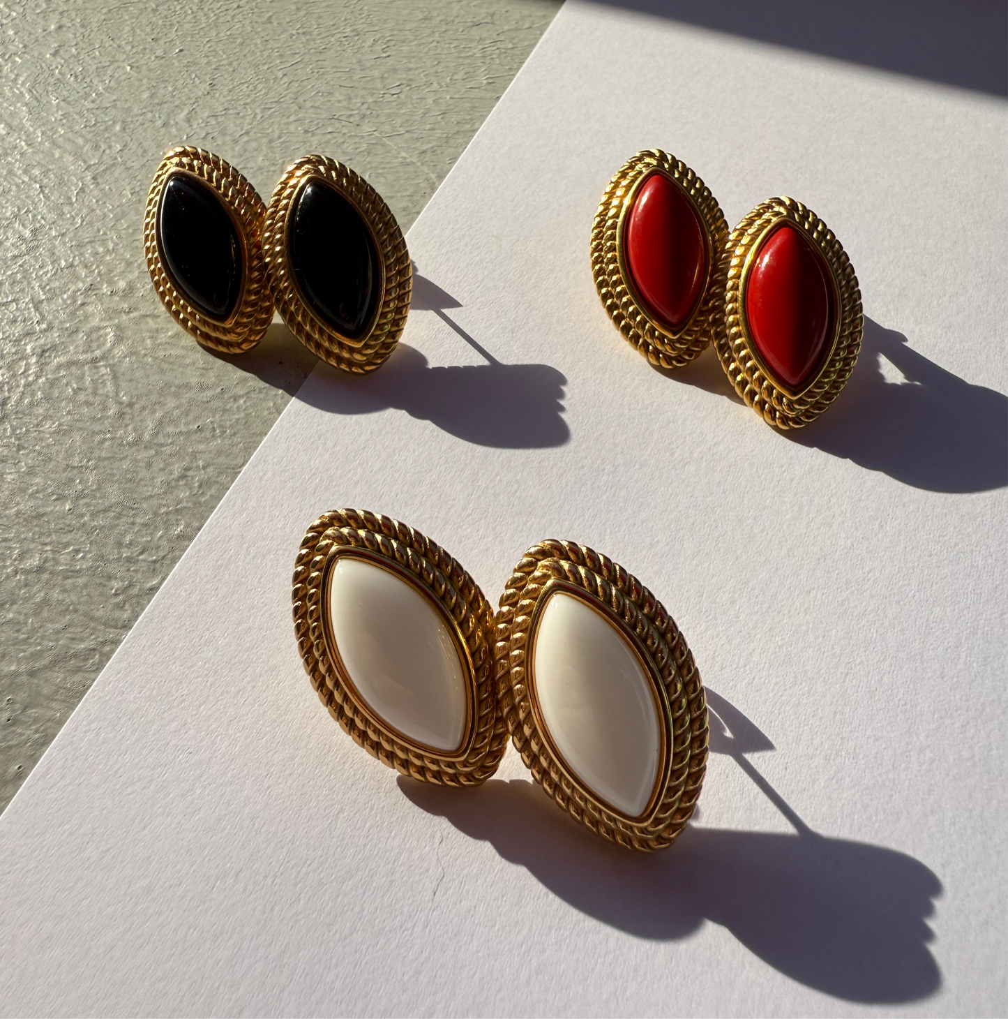 OVAL EARRING