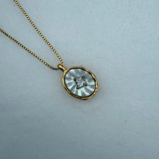 SNOW NECKLACE