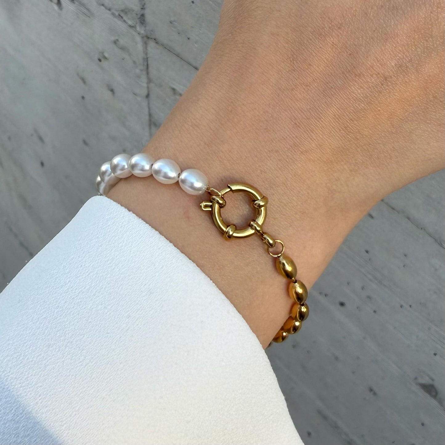 GOLDIE PEARL BRACELET