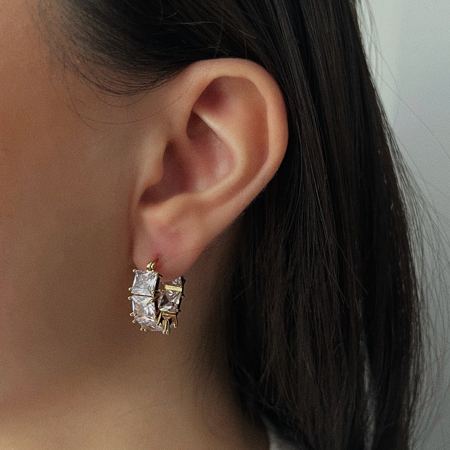 IONNA EARRING