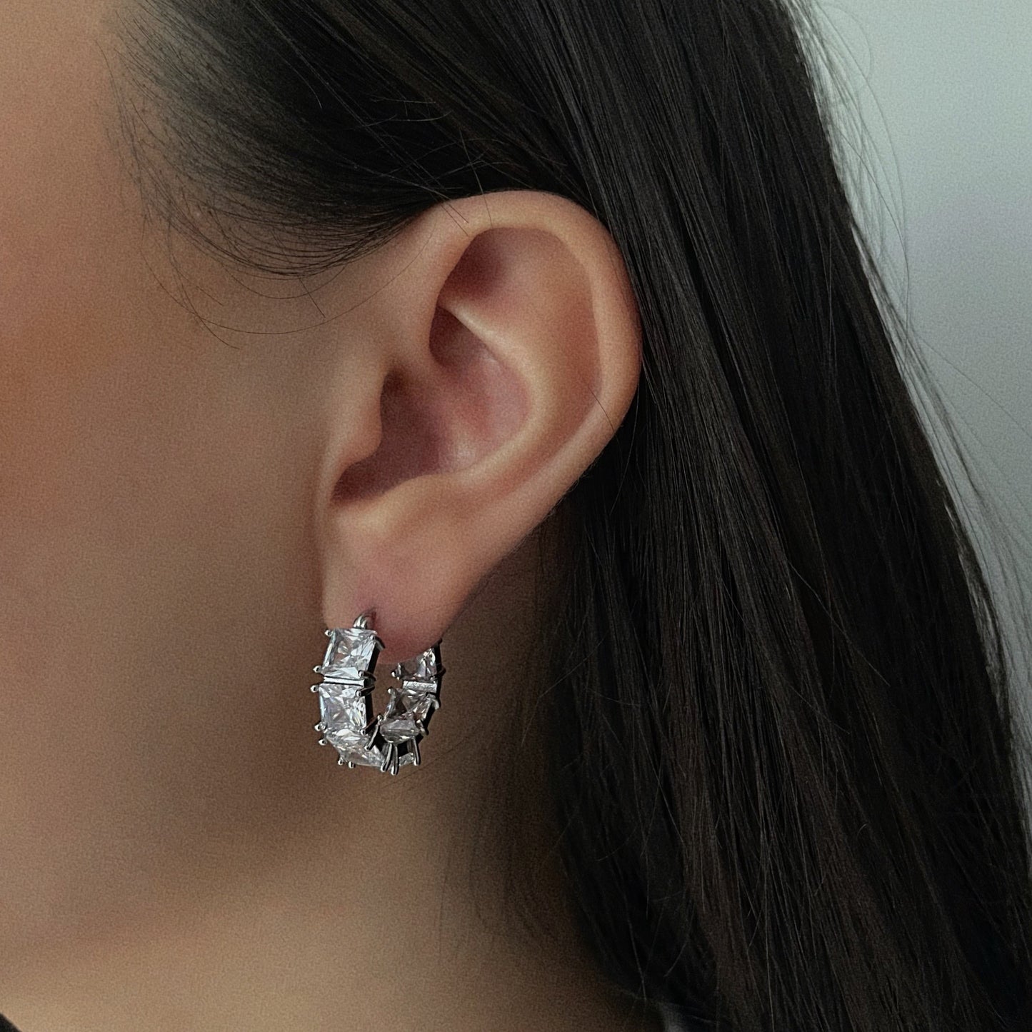 IONNA EARRING