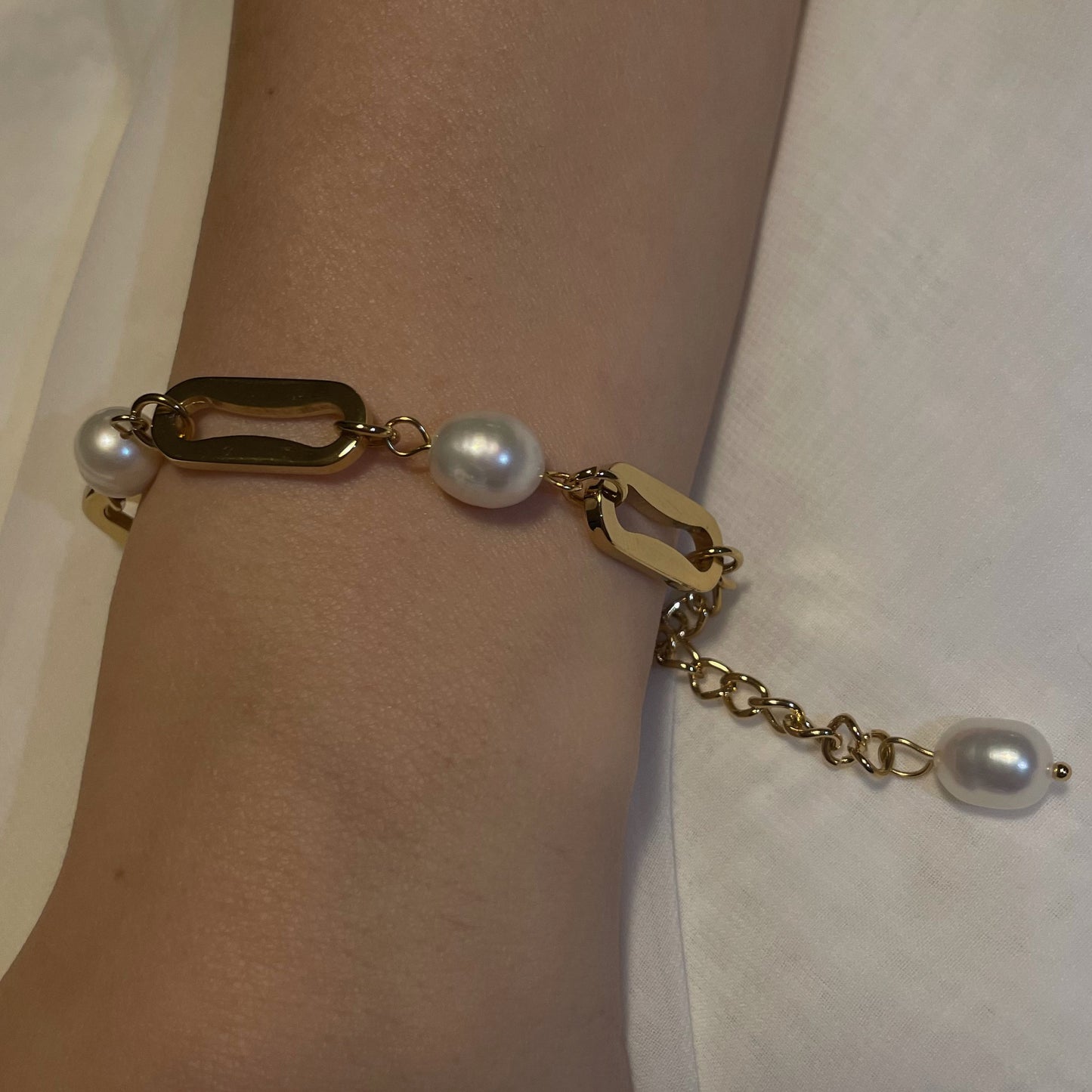 PEARLY BRACELET