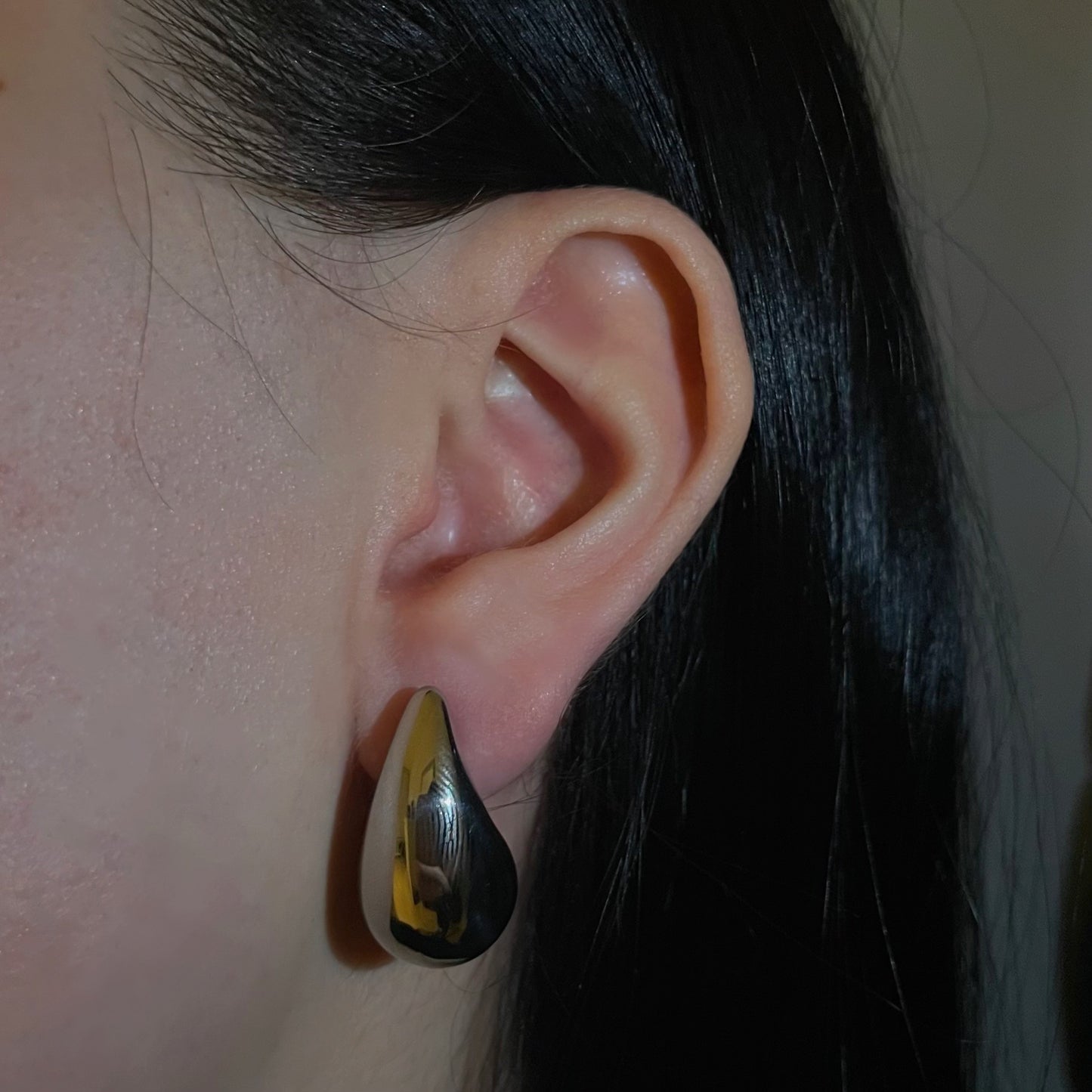 TEARDROP EARRING