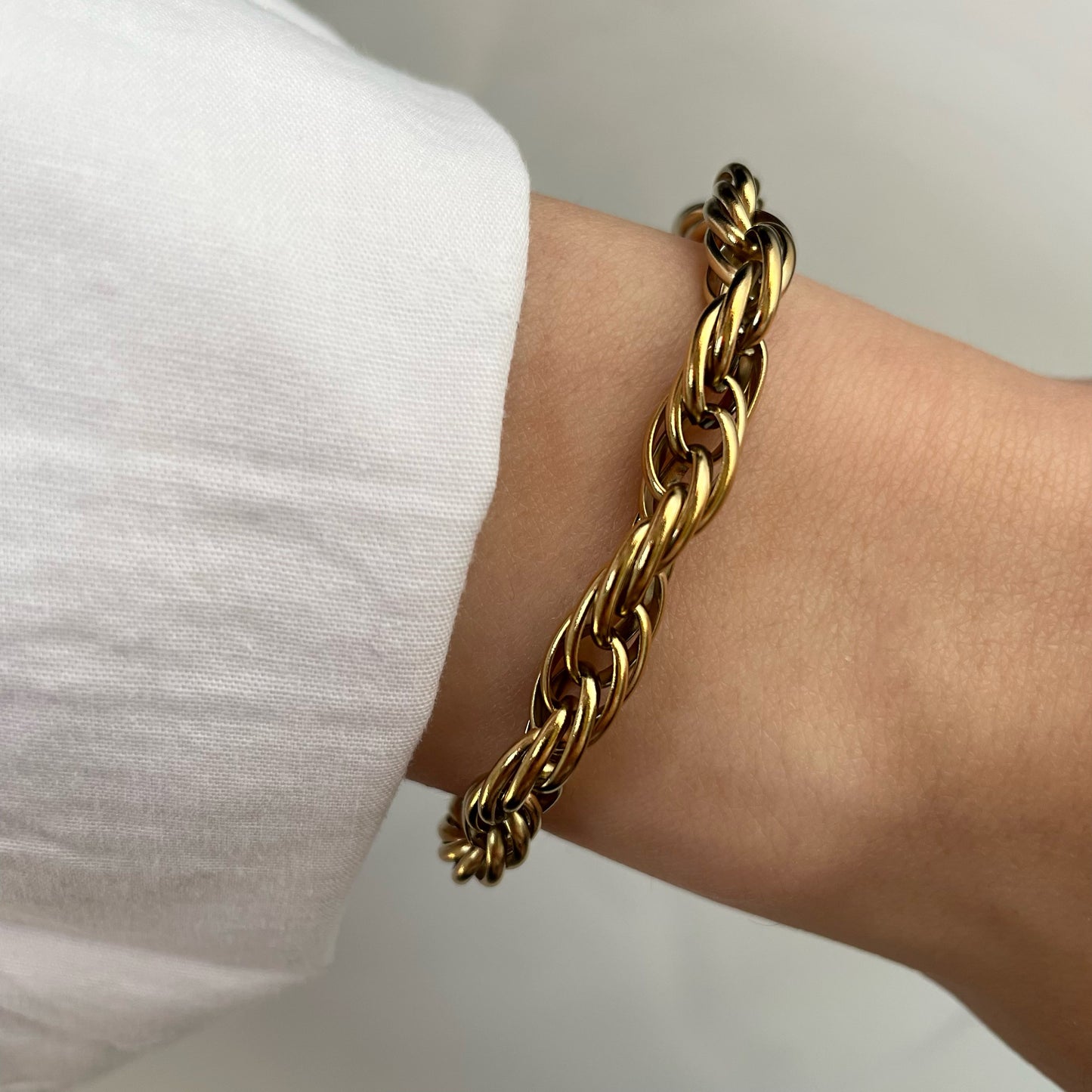 THICK CHAINY BRACELET