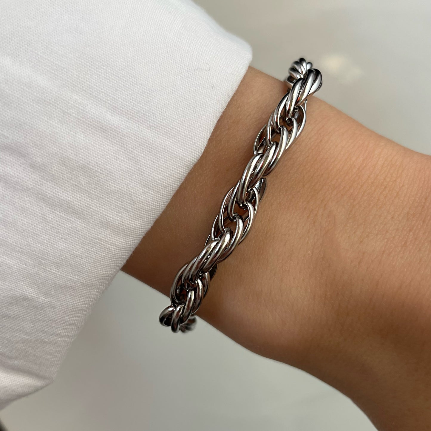 THICK CHAINY BRACELET