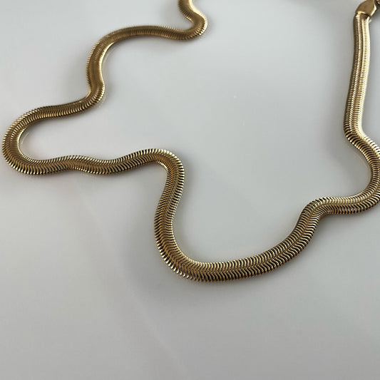 THICK SNAKE NECKLACE