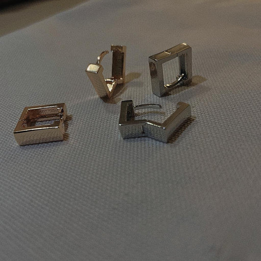 SQUARE EARRING