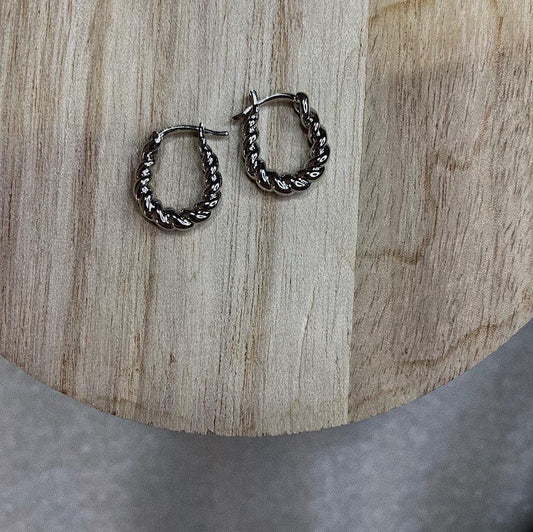 SILVER TWISTED EARRING