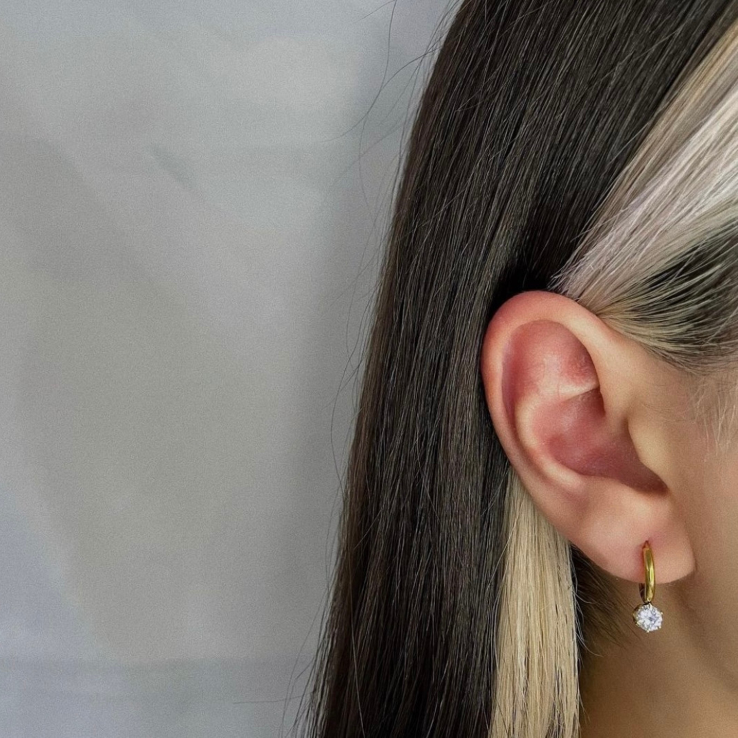 SINGLE STONE EARRING