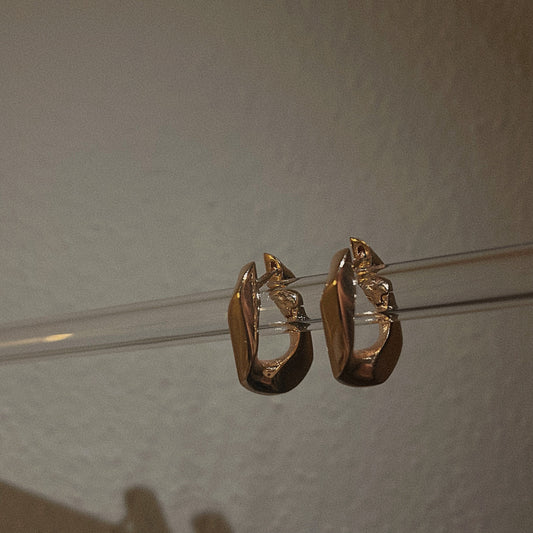 ASYMETRIC EARRING